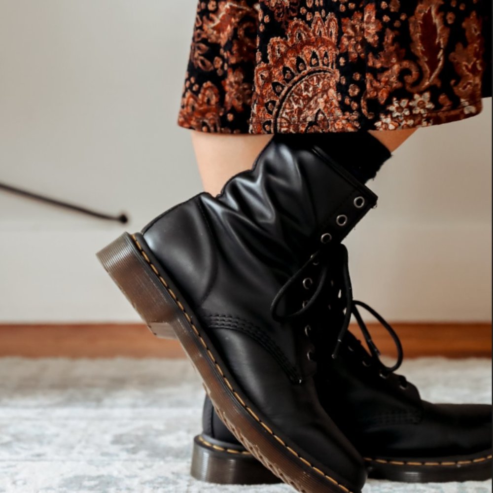 Dr Martens 1460 - Black - Size 9 - Picture 2 of 4